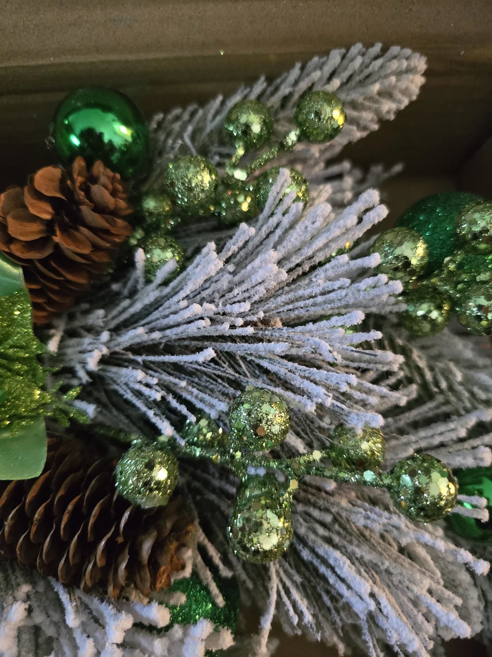 Green Frosted Pine Holiday Swag with Lights. NWT.